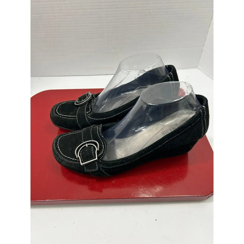Kelly & Katie Suede Buckle Wedge 9.5 Black Contrast Stitch Office Academia Chic